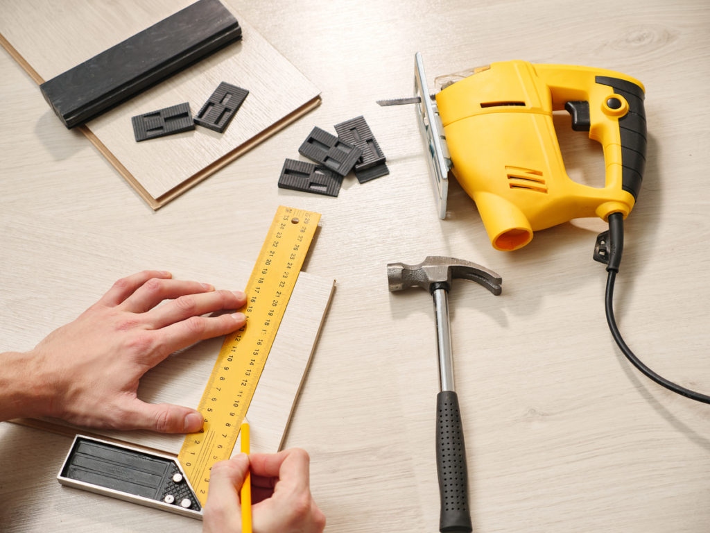 Réparer une lame de parquet stratifié, c’est possible ?