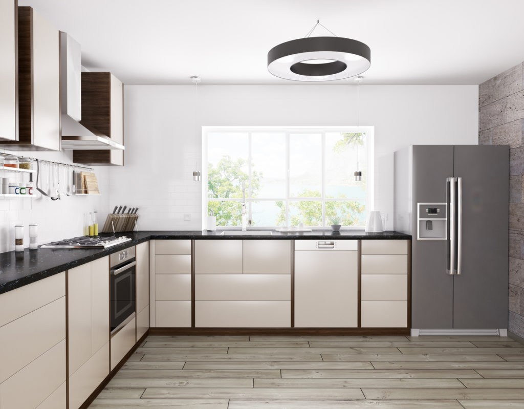 Un carrelage imitation parquet gris peut être une alternative intéressante pour votre cuisine.