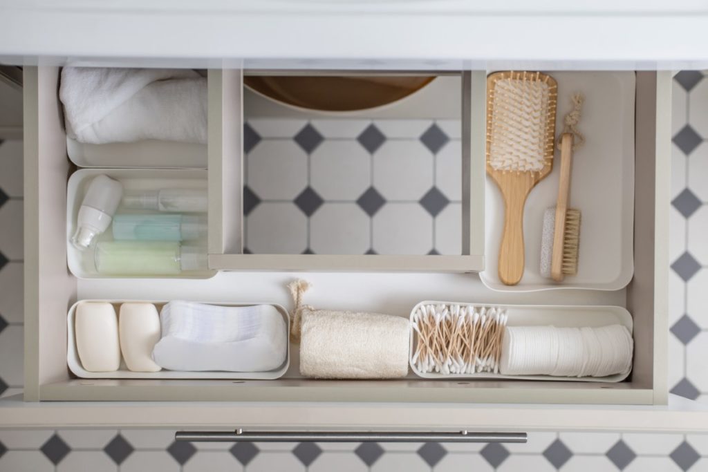 Organisez vos tiroirs avec des boîtes